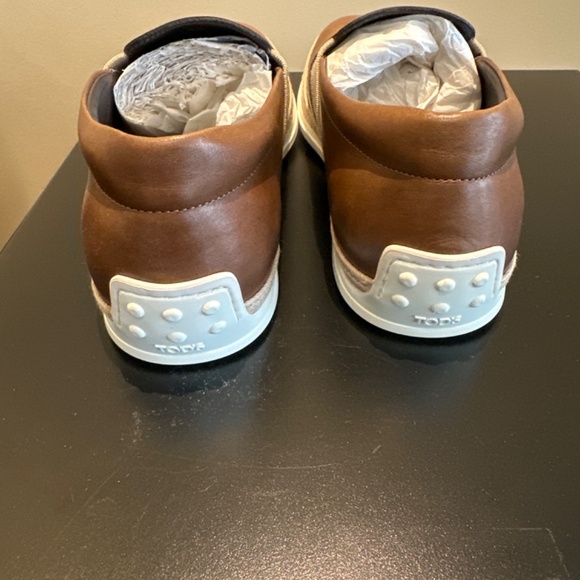 Tod’s men’s brown leather loafer main image 4